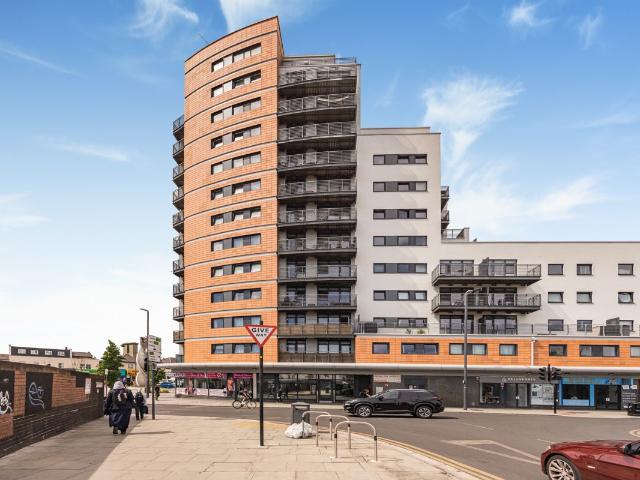 Apartment for rent in Maryland, Greater London