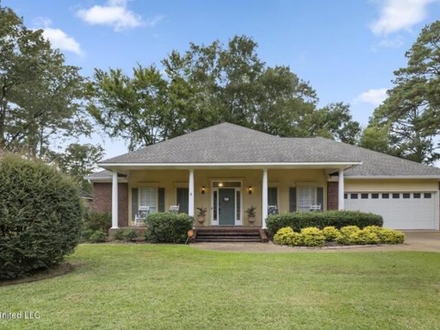 House for sale in Ridgeland, Mississippi