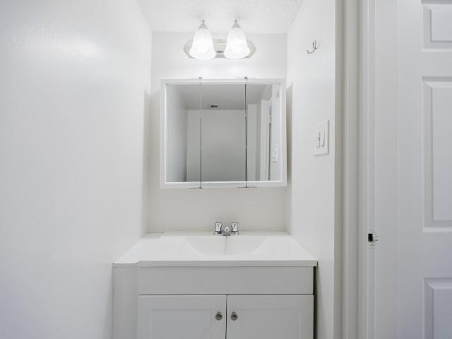 Apartment for rent in Bay, Ottawa