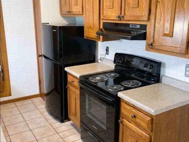 Apartment for rent in Hales Corners, Milwaukee County