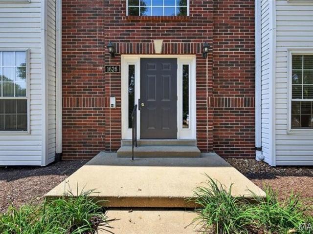 Condo for sale in Ballwin, Missouri