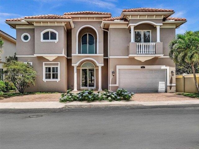 House for sale in Dania, Florida