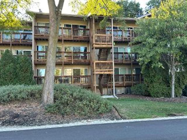 Condo for sale in Lisle, Illinois