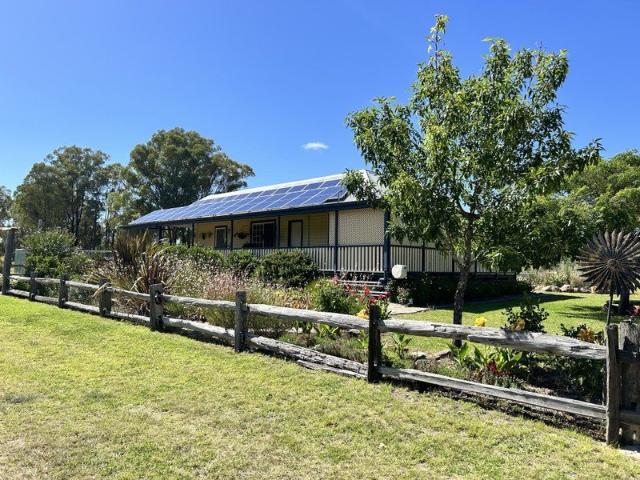 Cottage for sale in Gilgai, New South Wales