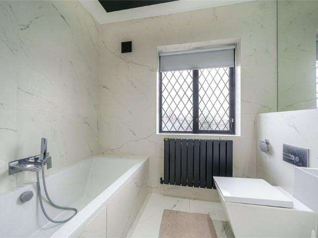House for rent in New Southgate, Greater London