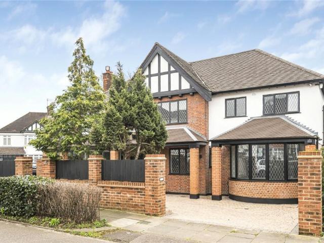 House for rent in New Southgate, Greater London