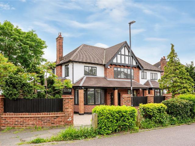 House for rent in New Southgate, Greater London