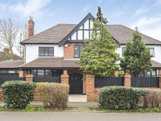 House for rent in New Southgate, Greater London