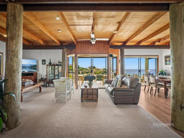 House for sale in Sunrise Beach