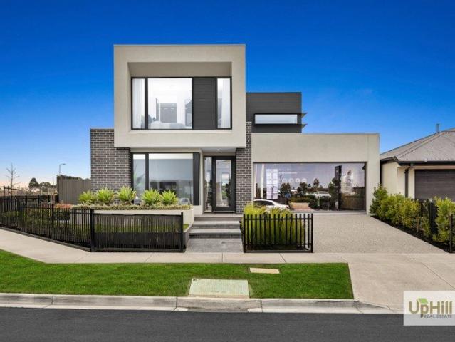 House for sale in Belmond on Clyde, Melbourne