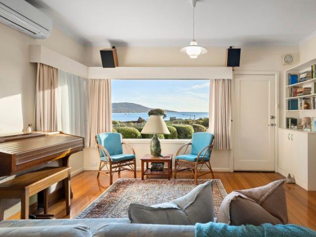 House for sale in Safety Beach, Melbourne