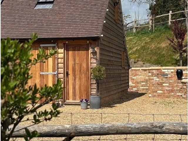 Studio for rent in Crowhurst, Rother