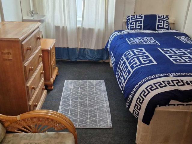Room for rent in Catherine Cross, Darlaston