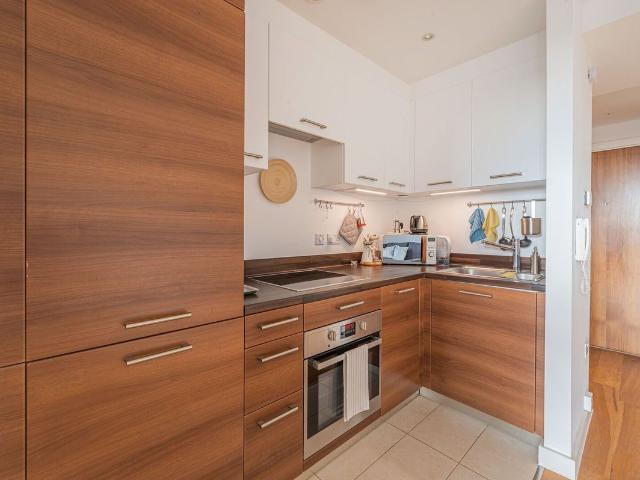 Studio for rent in Isle Of Dogs, Greater London