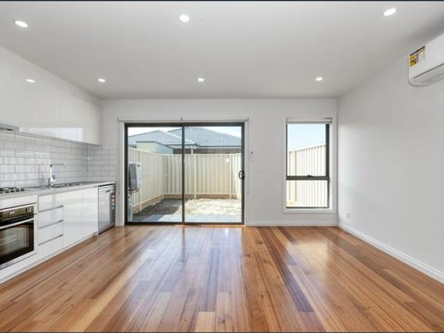Townhouse for rent in Camerons Creek, Victoria