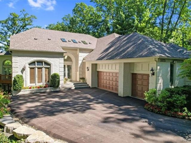 House for sale in Bloomfield Hills