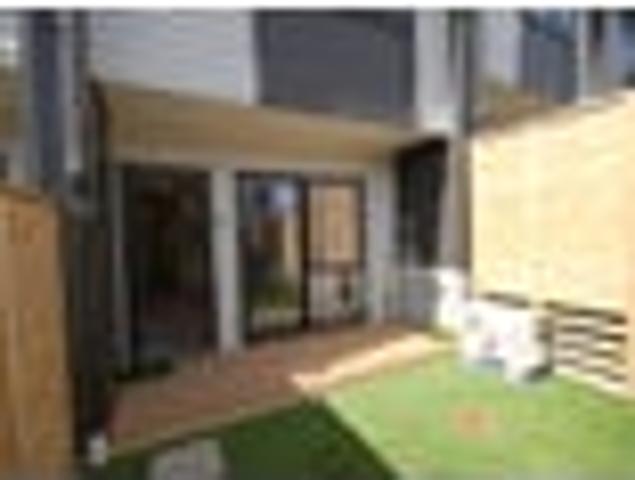 Townhouse for rent in Sunnynook, Oroua County