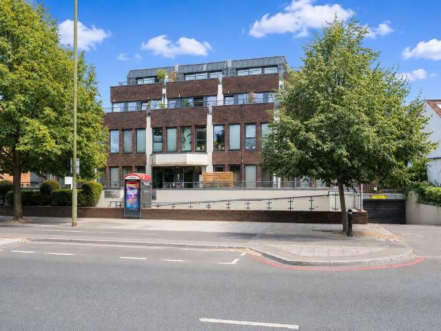 House for rent in London Borough of Richmond upon Thames, Greater London