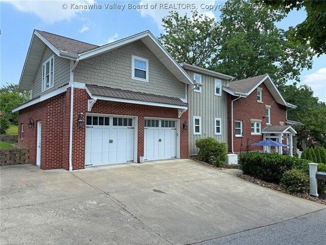 House for sale in Charleston, West Virginia