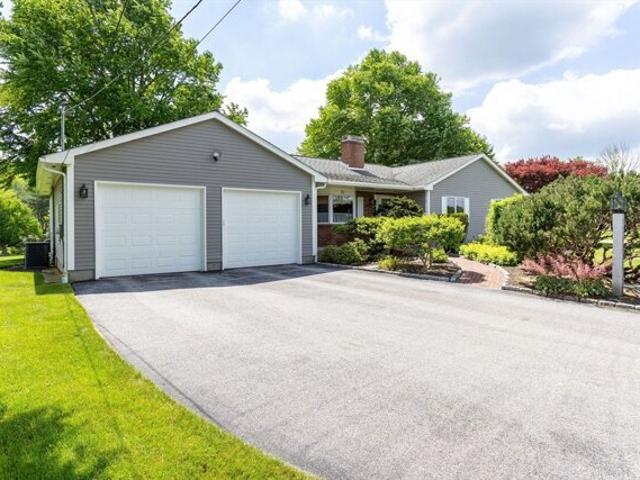 House for sale in North Oxford, Massachusetts