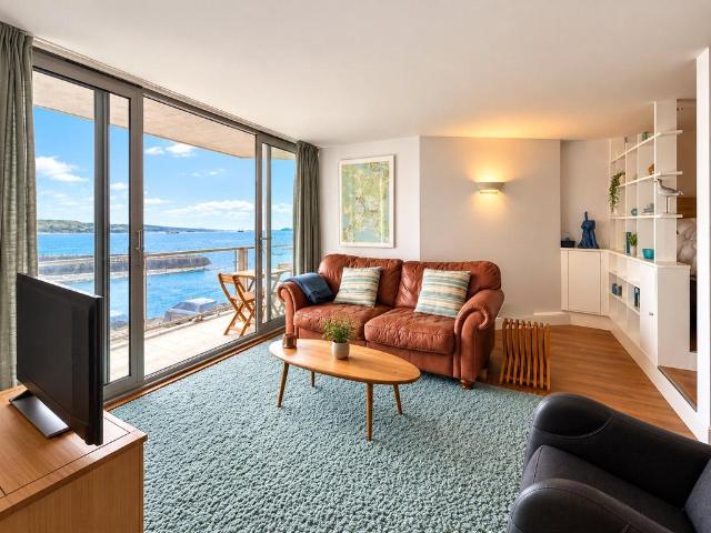 Apartment for rent in Maker-with-Rame, Kingsand