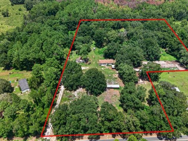House for sale in Fort White, Florida