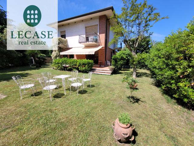 Villa Indipendente in affitto a Vittoria Apuana, Forte Dei Marmi