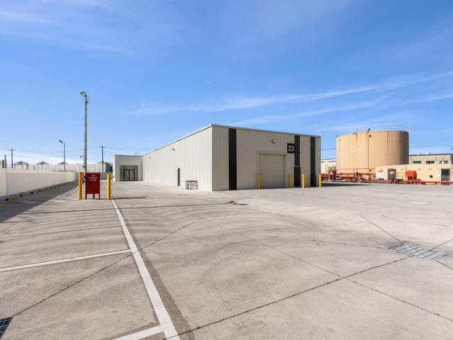Warehouse for rent in Norlane, Geelong