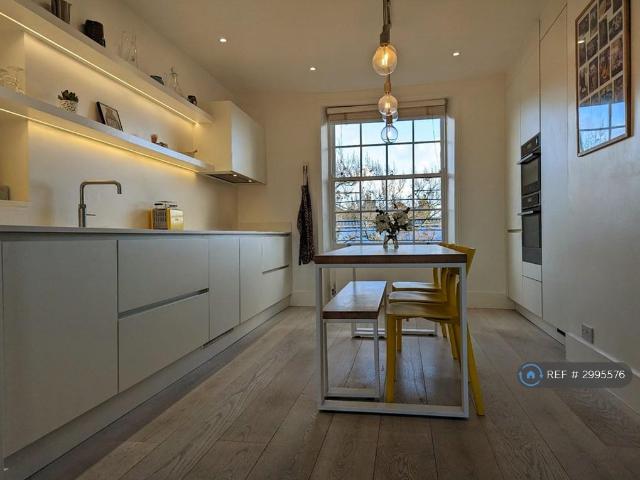 House for rent in Tufnell Park, Greater London