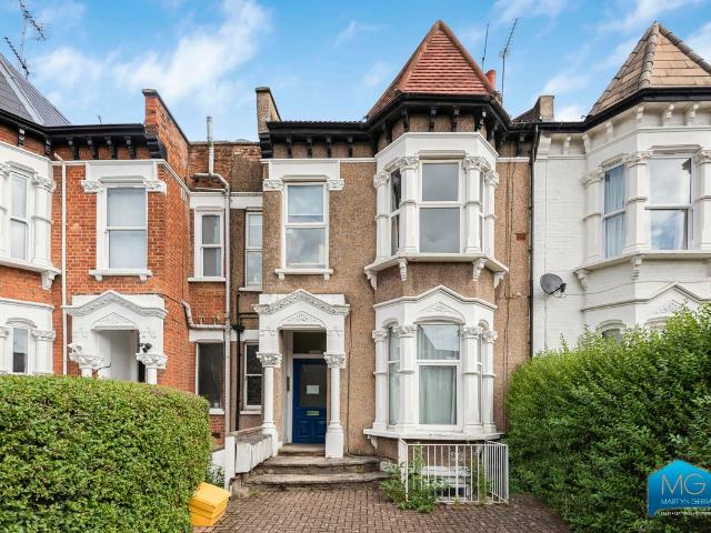 Apartment for rent in Colney Hatch, Greater London