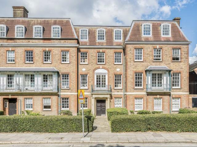 Apartment for rent in Victoria, Greater London