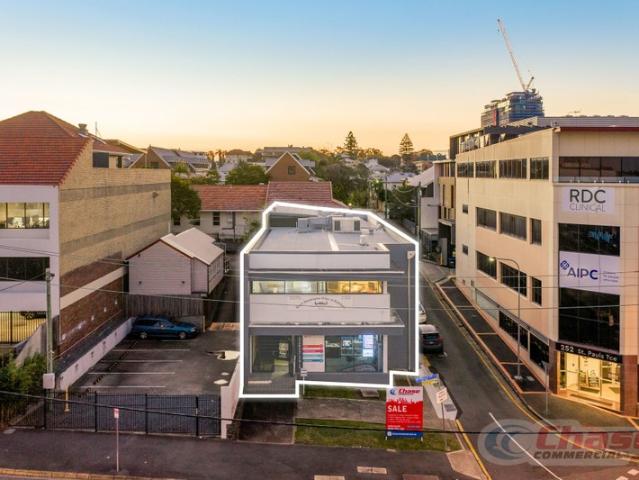 Office for sale in Toombul, Queensland