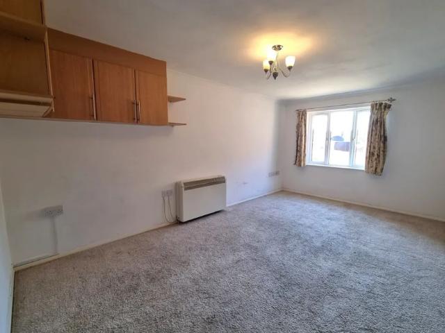 Apartment for rent in Forton, Middlecroft