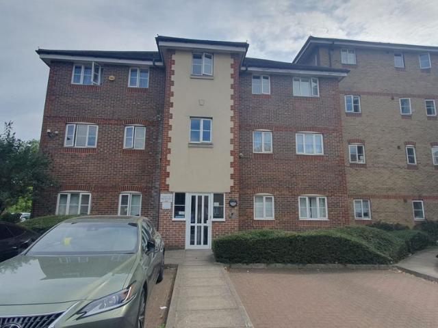 Apartment for rent in Scrattons Farm, Greater London