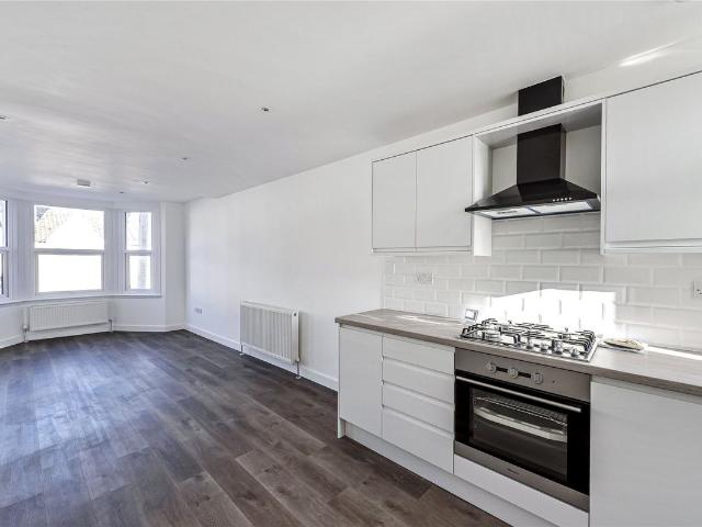 Apartment for rent in Harlesden, Greater London