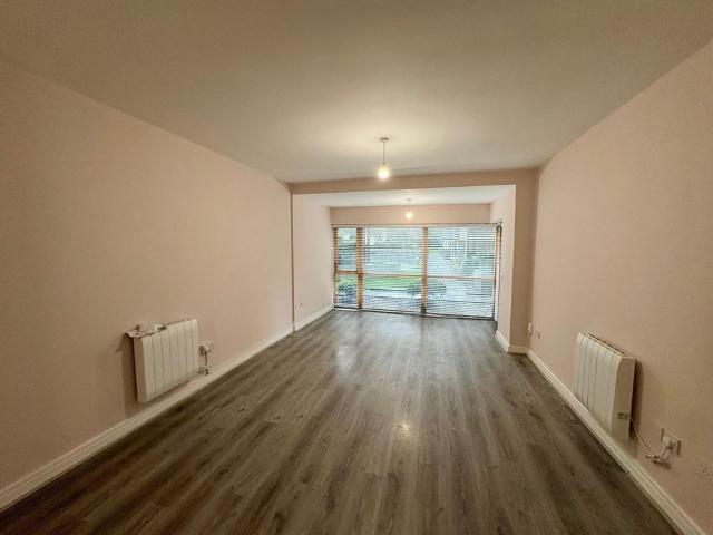 Apartment to rent in Bluebell, North Tipperary