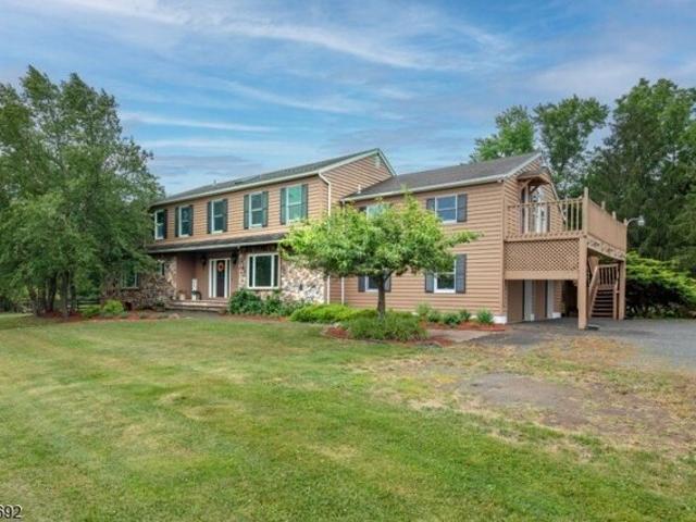 House for sale in Neshanic Station, New Jersey