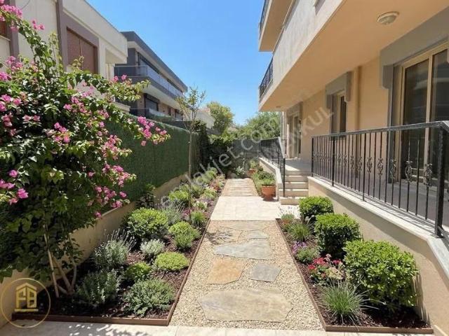 Bornova, İzmir içerisinde satılık Villa