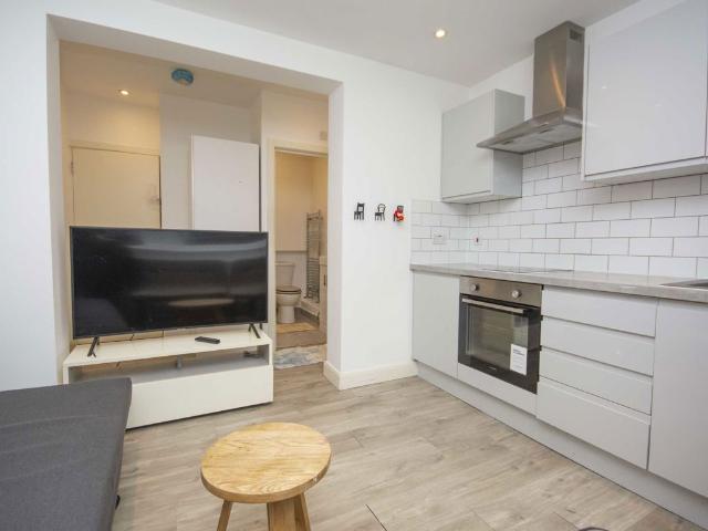 Apartment for rent in Hendon Central, Greater London