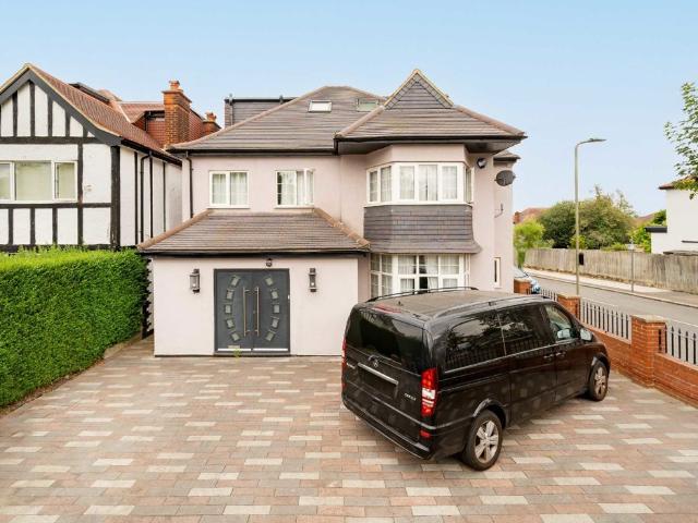 Apartment for rent in The Hyde, Greater London