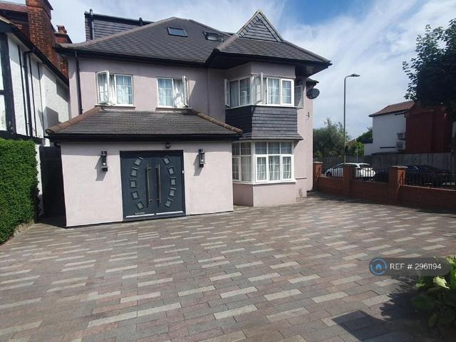 House for rent in Hendon Central, The Hyde