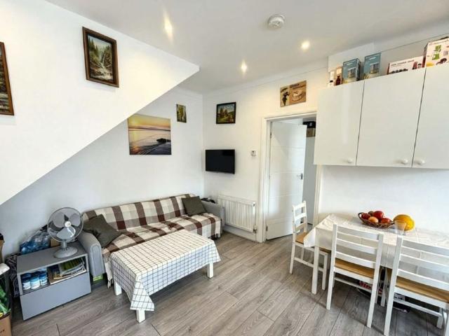Apartment for rent in Hendon Central, Greater London