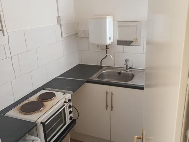 Room for rent in West End, Old Wharf