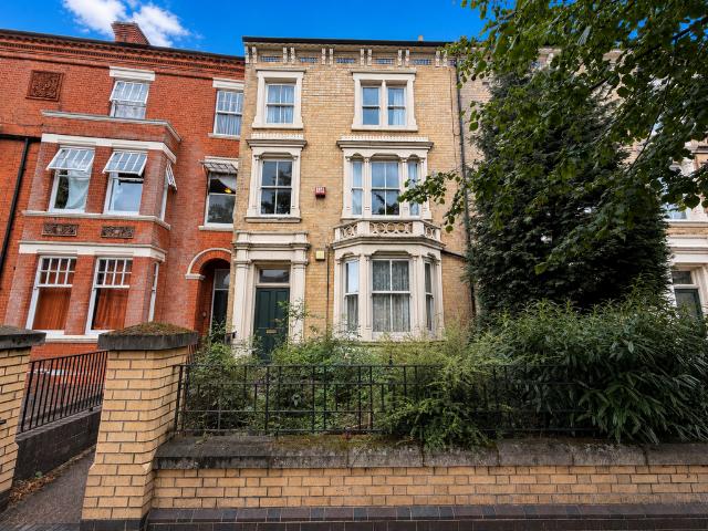 Apartment for rent in West End, Old Wharf