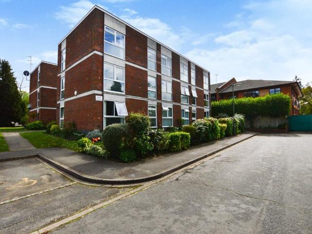 Apartment for rent in Sheerwater, Woking