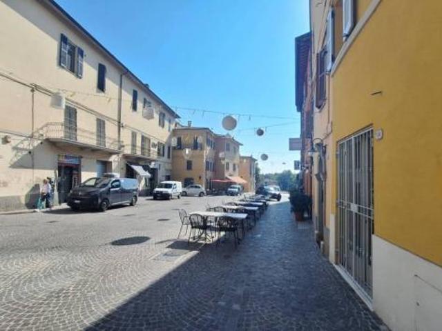 Locale Commerciale in vendita a Marche, Pesaro E Urbino