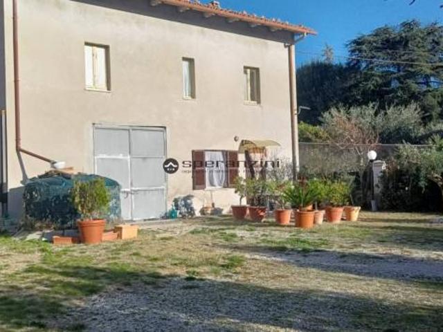 Villa Indipendente in vendita a Centro Storico, Marche