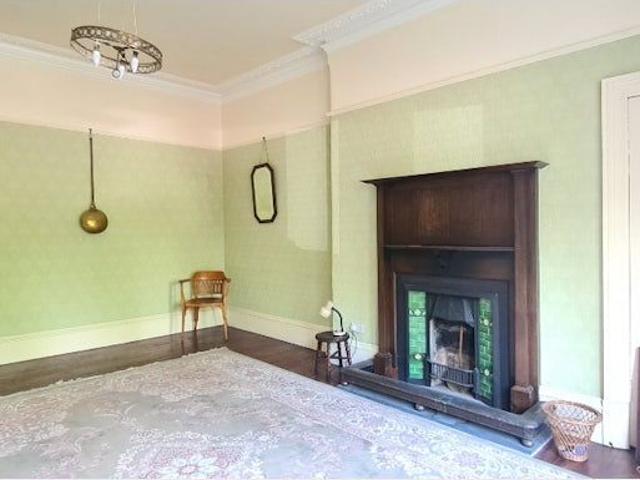 Apartment for rent in Shawmoss, Strathbungo