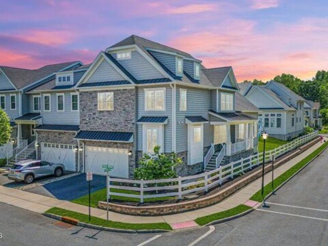 House for sale in Lincroft