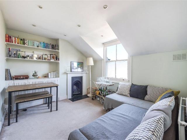 Apartment for rent in Furzedown, Greater London